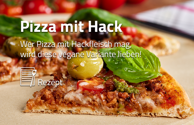 Pizza mit veganem Hack und Tomaten. Zum Rezept